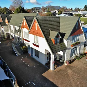 Colonial Motel